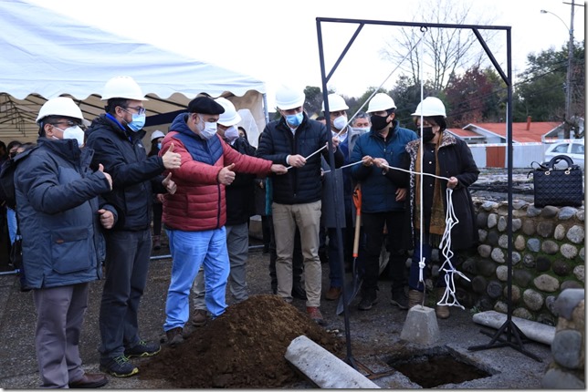 Instalan primera piedra de la reposición y habilitación de oficinas públicas de la Municipalidad de Panguipulli 2