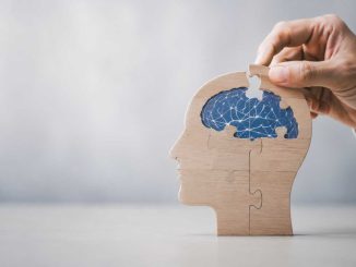 Bowl de semillas de chia como fuente de omega 3 para la salud cerebral