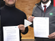 Autoridades de la Universidad de Los Lagos e INFOR firmando convenio estratégico para la investigación sostenible en Chiloé.