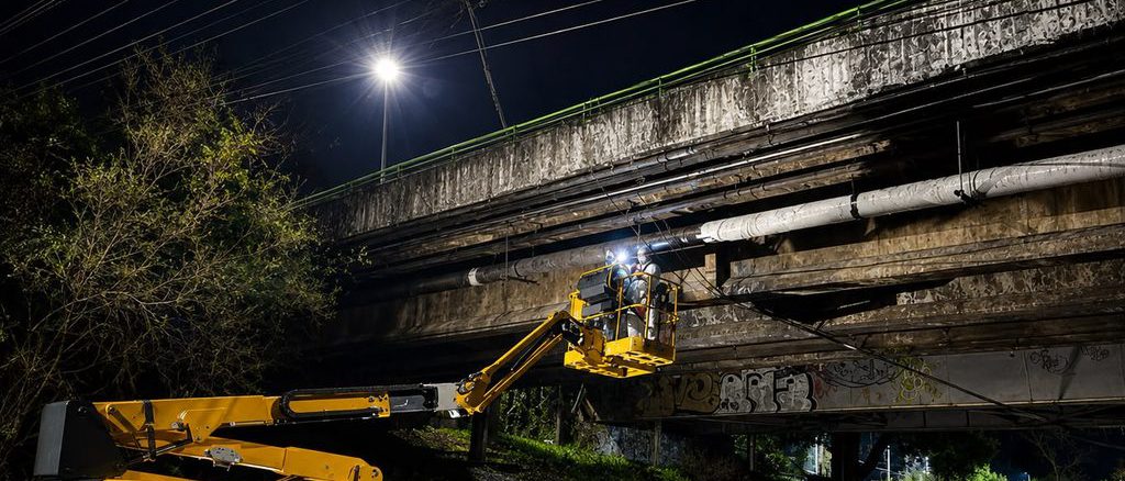 Trabajos de reparación y refuerzo estructural en la red de alcantarillado bajo el puente Calle-Calle