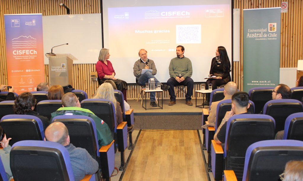 Presentación del primer policy brief de CISFECh en la Universidad Austral de Chile sobre políticas de suelos