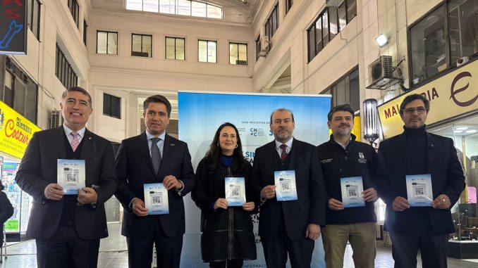 Autoridades de la CNC y el SII durante el lanzamiento de la nueva plataforma de denuncias contra negocios irregulares.