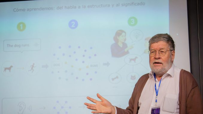 Estudiantes y académicos participando en charlas interdisciplinarias en la Escuela Austral de Física de la UACh