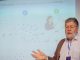 Estudiantes y académicos participando en charlas interdisciplinarias en la Escuela Austral de Física de la UACh