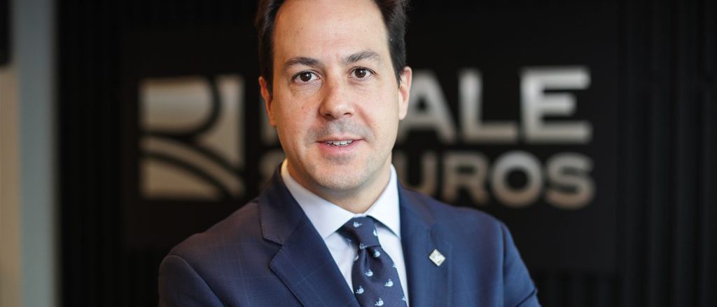 Oficina de Reale Seguros en Chile destacando su buen comportamiento en el ranking de Sernac
