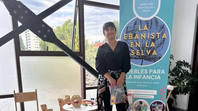 Mujeres emprendedoras participando en la Academia Mujeres con Energía de Saesa