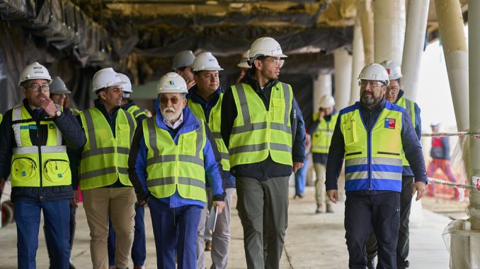 Autoridades inspeccionan el avance de las obras en el aeródromo Pichoy y el nuevo Retén de Las Ánimas en Valdivia