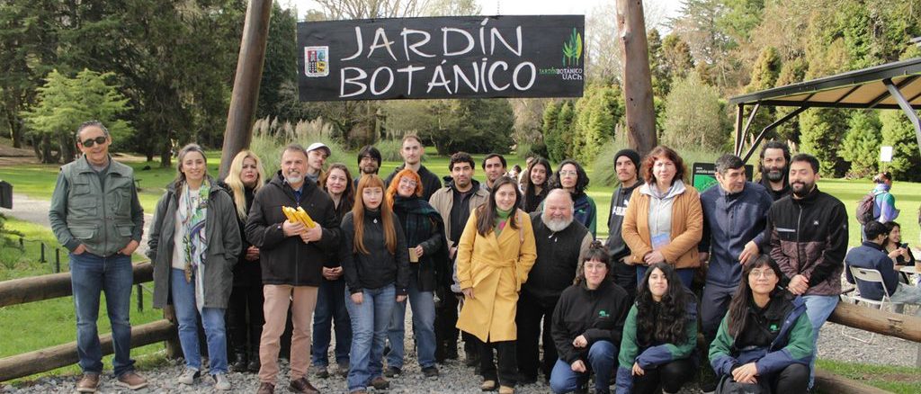 Expertos y ciudadanos participan en taller práctico sobre prevención de incendios forestales y gestión de emergencias.