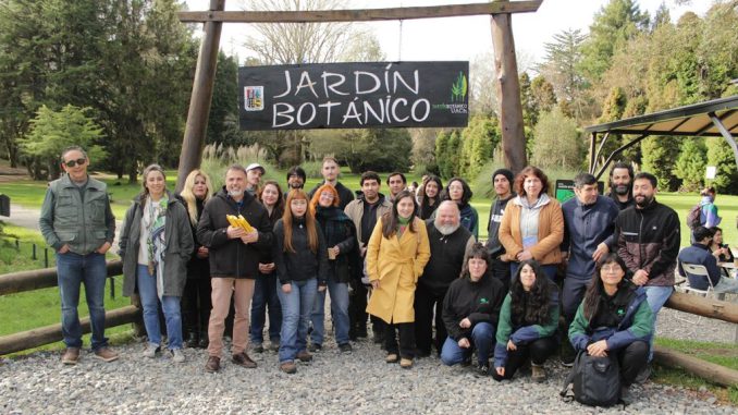 Expertos y ciudadanos participan en taller práctico sobre prevención de incendios forestales y gestión de emergencias.