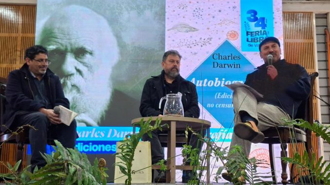 Presentación del libro Autobiografía de Charles Darwin en la XXXIV Feria del Libro de Valdivia