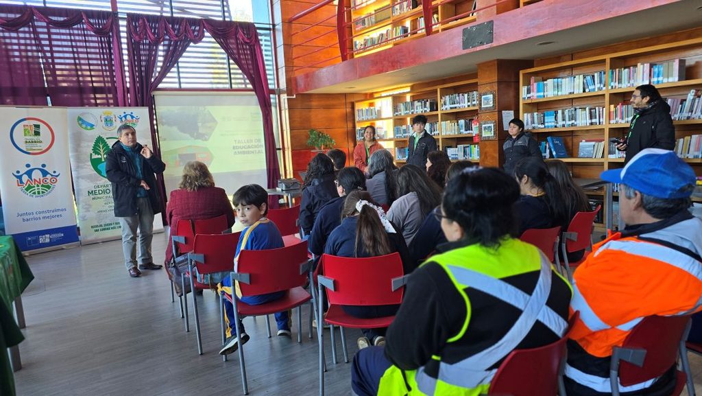 Autoridades y recicladores de base presentan el proyecto RecicLanco para mejorar la gestión de residuos sólidos en la comuna
