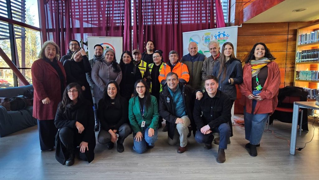 Autoridades y recicladores de base presentan el proyecto RecicLanco para mejorar la gestión de residuos sólidos en la comuna