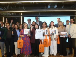 La profesora Tatiana Mellado recibiendo el Premio Nacional Profesor Bicentenario 2026