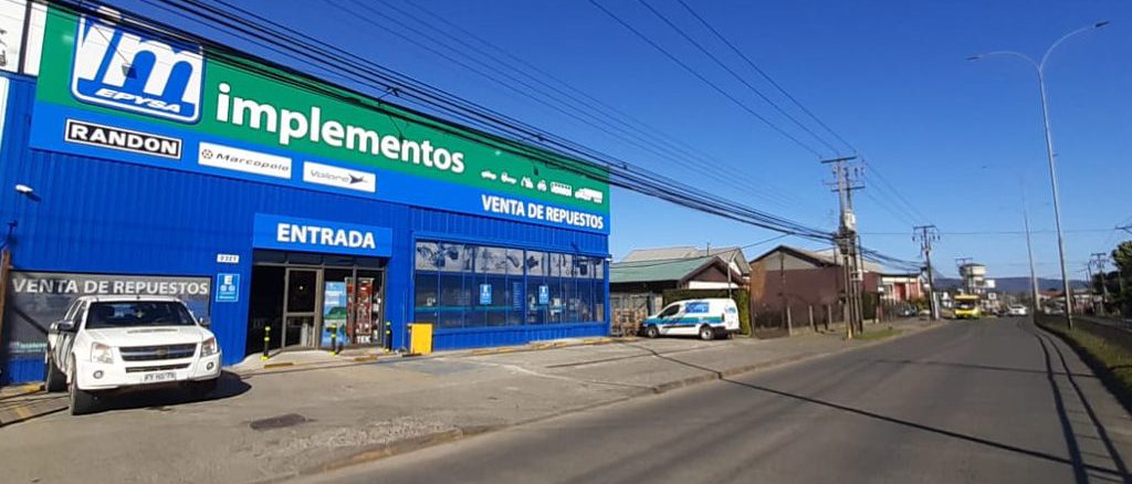 Camiones de transporte de carga transitando por una carretera en Chile reflejando el aumento de tonelaje fronterizo