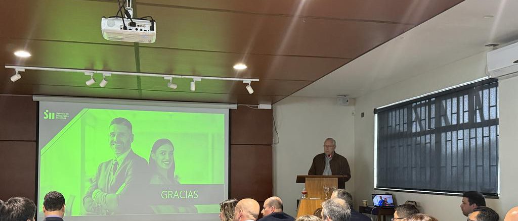 Representantes de empresas forestales en seminario de CORMA sobre trazabilidad y guías de despacho en Temuco