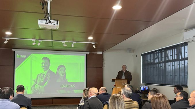 Representantes de empresas forestales en seminario de CORMA sobre trazabilidad y guías de despacho en Temuco