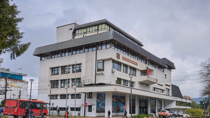 Tribunal de Valdivia declara admisible querella por atropello fatal en avenida Schneider presentada por el municipio.