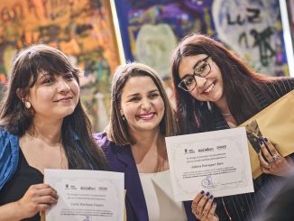 Ceremonia de certificación de la primera Escuela Municipal de Liderazgo Ambiental Comunitario en Valdivia